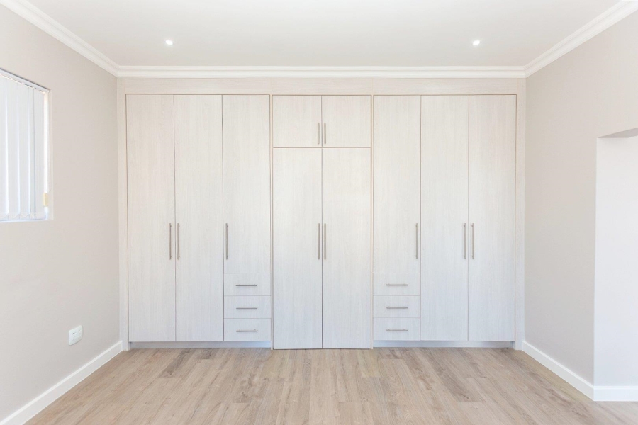 4 Bedroom Property for Sale in Myburgh Park Western Cape